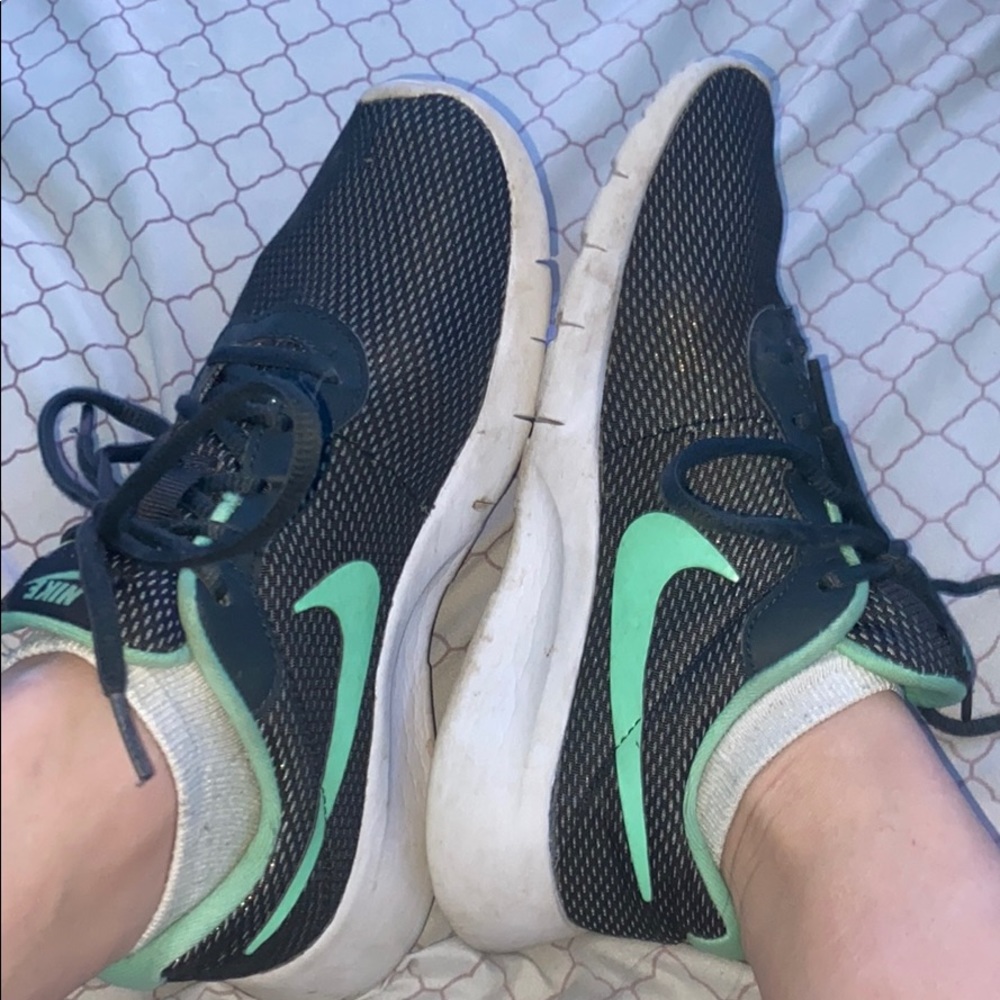 nike shoes youth size 5.5